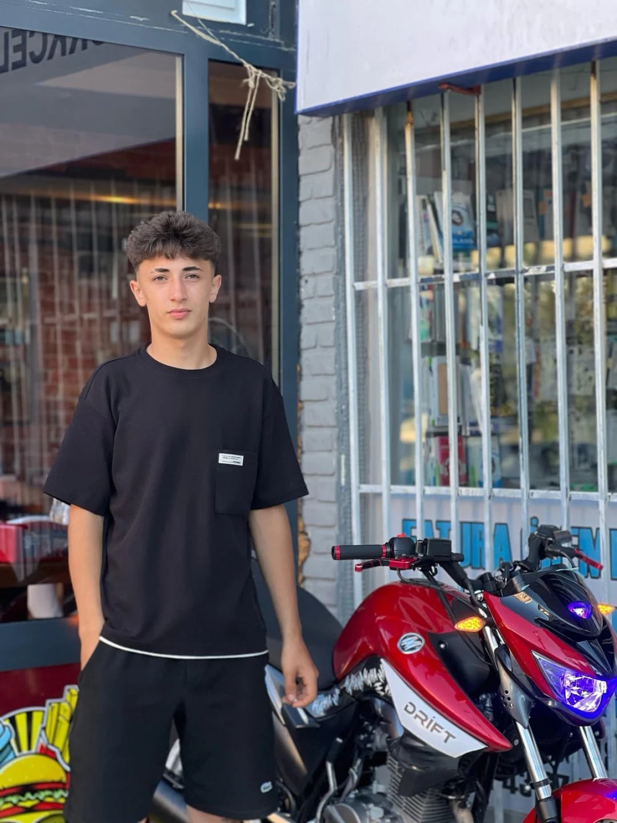 17 yaşındaki motosikletliyi hayattan koparan feci kaza