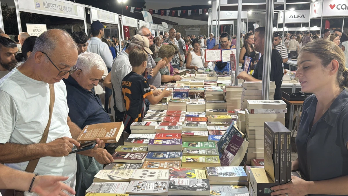 8. Edremit Kitap Fuarı Kitapseverlere kapılarını a&ccedil;tı