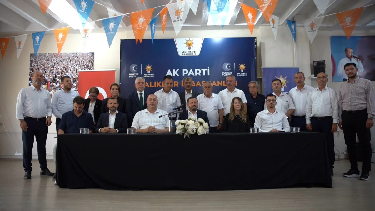AK Parti Balıkesir İl Başkanı Mehmet Aydemir &Ccedil;eyrek Asırlık Gurur Tablosunu Paylaştı