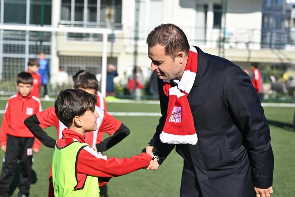  Akın: &ldquo;Ayvalıkg&uuml;c&uuml;&rsquo;n&uuml;n k&ouml;kl&uuml; tarihine yakışan bir tesis&rdquo; 