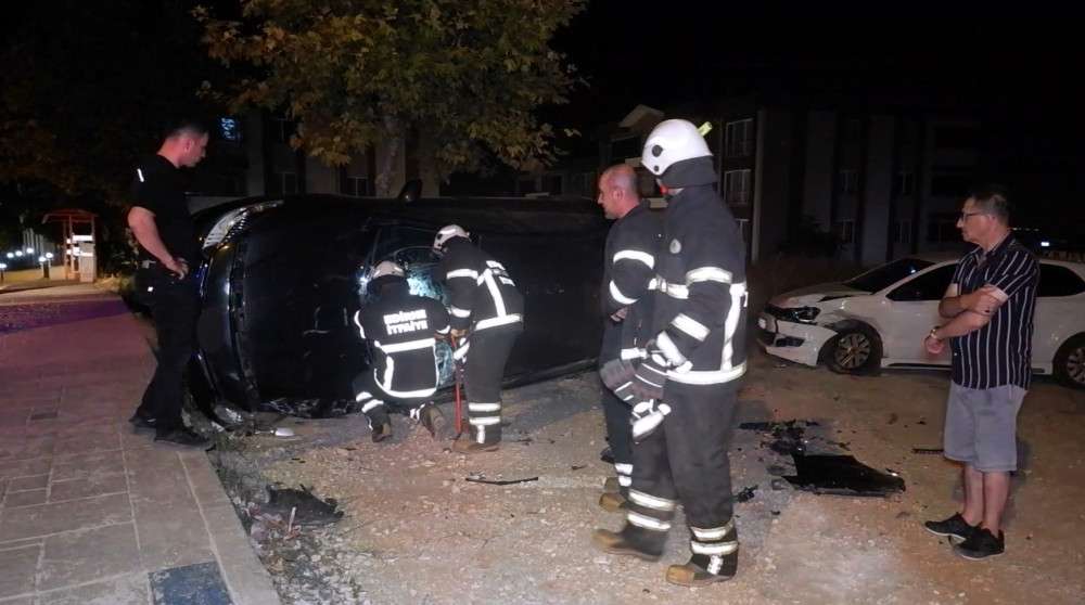 Alkoll&uuml; s&uuml;r&uuml;c&uuml; kazaya sebep oldu