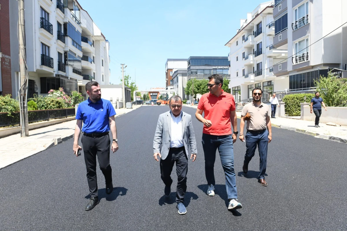 ALTIEYL&Uuml;L&rsquo;DE ASFALT MESAİSİ ARALIKSIZ S&Uuml;R&Uuml;YOR