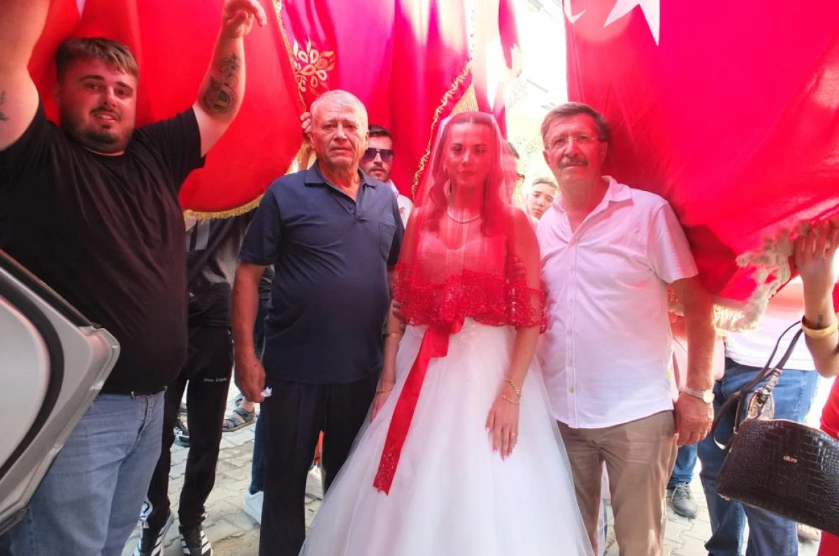 Asırlık gelenek:T&uuml;rk sancaklarının g&ouml;lgesinde 