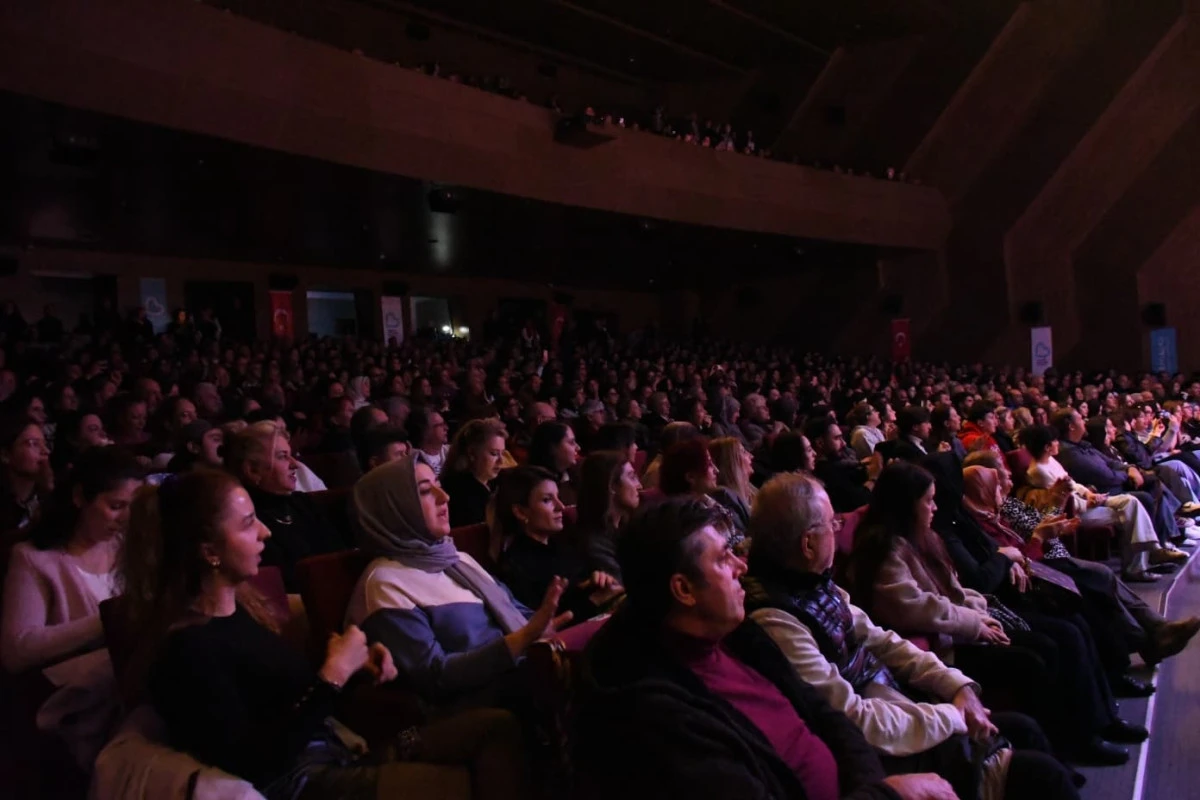 Avlu&rsquo;da Sezen Aksu Şarkıları Konseri&rsquo;ne yoğun ilgi