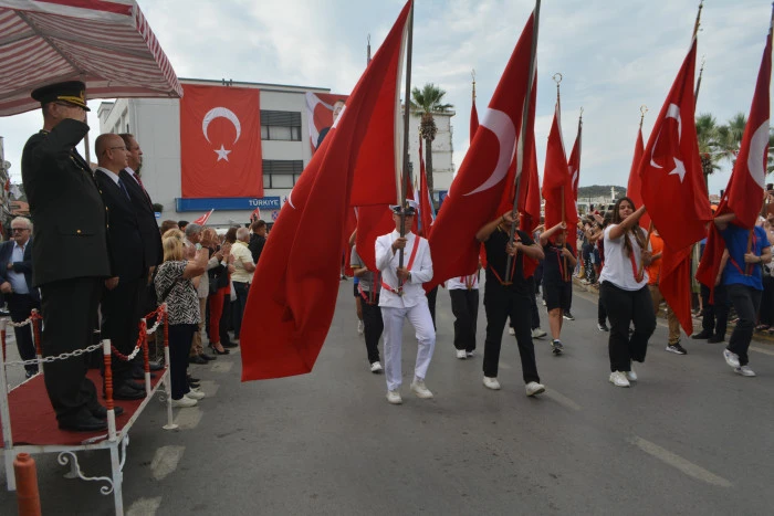 Ayvalık&rsquo;ın d&uuml;şman işgalinden kurtuluşunun 103. Yıl d&ouml;n&uuml;m&uuml; coşkuyla kutlandı