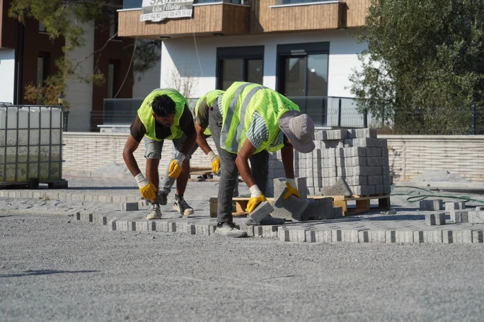 Ayvalık'ta yol yapım seferberliği