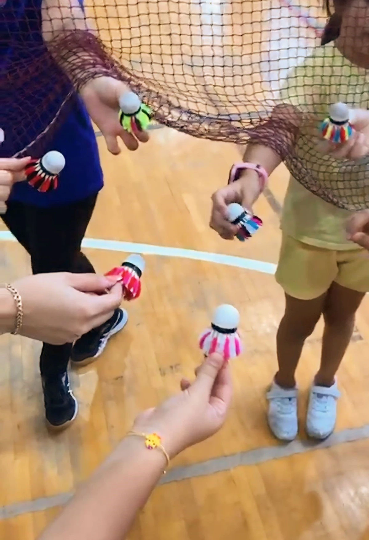 Badminton kursu renkli anahtarlıklarla sona erdi