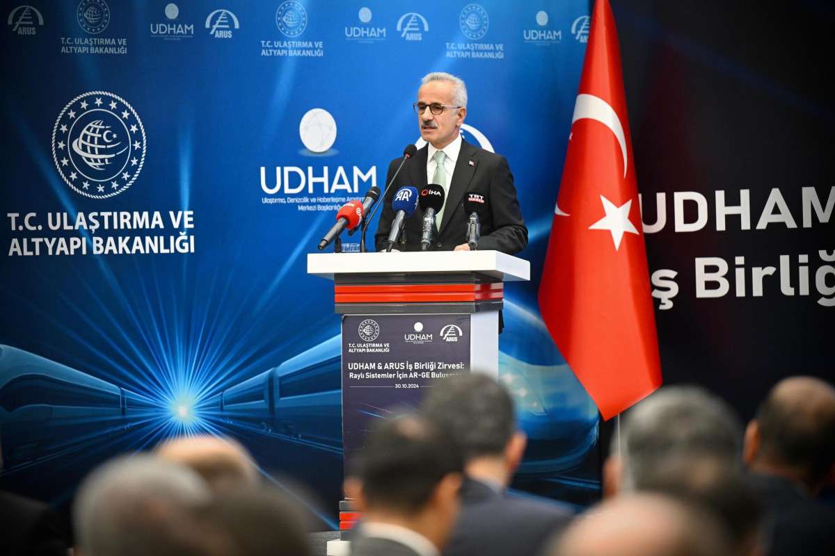 Bakan Uraloğlu: &ldquo;Bizim yolumuzu hi&ccedil; kimse kesemez&rdquo;