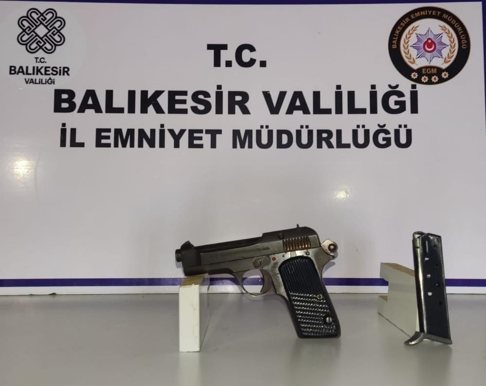 Balıkesir'de 24 aranan şahıstan 13'ü tutuklandı