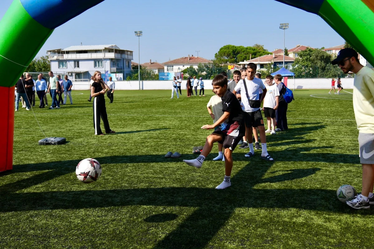 Balıkesir'de Gen&ccedil;lik ve Spor festivali coşkuyla ger&ccedil;ekleşti