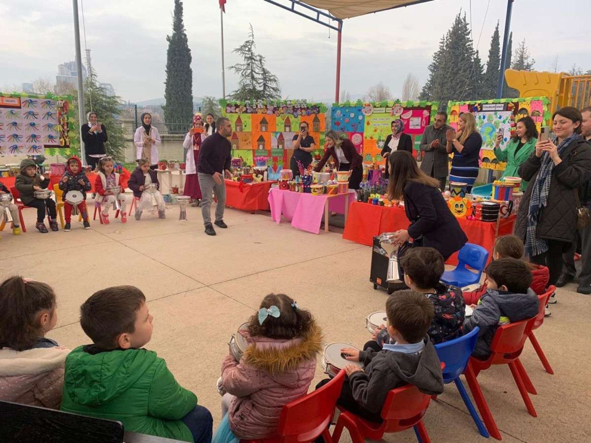 Balıkesirli Miniklerden &lsquo;Hayatın Ritmini Geri D&ouml;n&uuml;ş&uuml;mle Yakala&rsquo; Sergisi