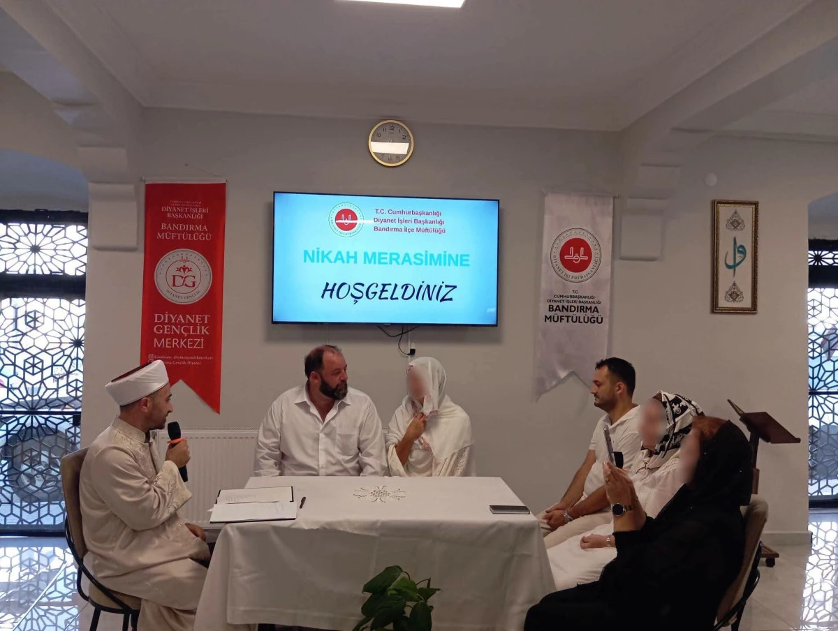 Bandırma&rsquo;da M&uuml;sl&uuml;man olan yabancı uyruklu vatandaş i&ccedil;in nikah merasimi d&uuml;zenlendi  