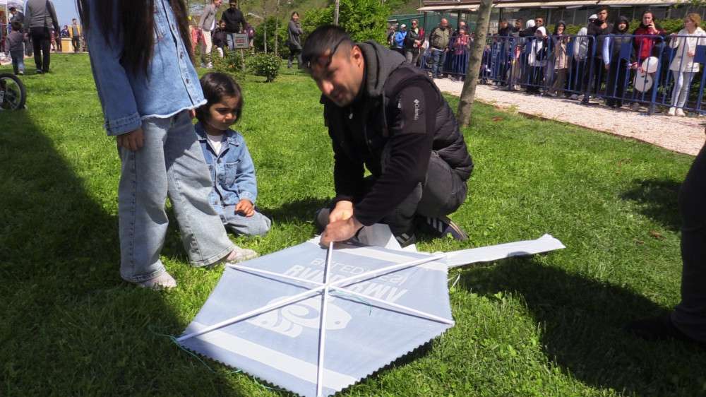 Bandırma&rsquo;da u&ccedil;urtma şenliği