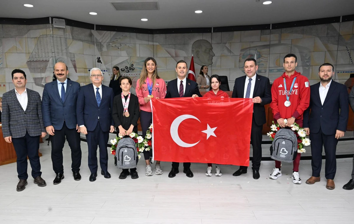 Başkan Akın, Milli Sporcuları ağırladı
