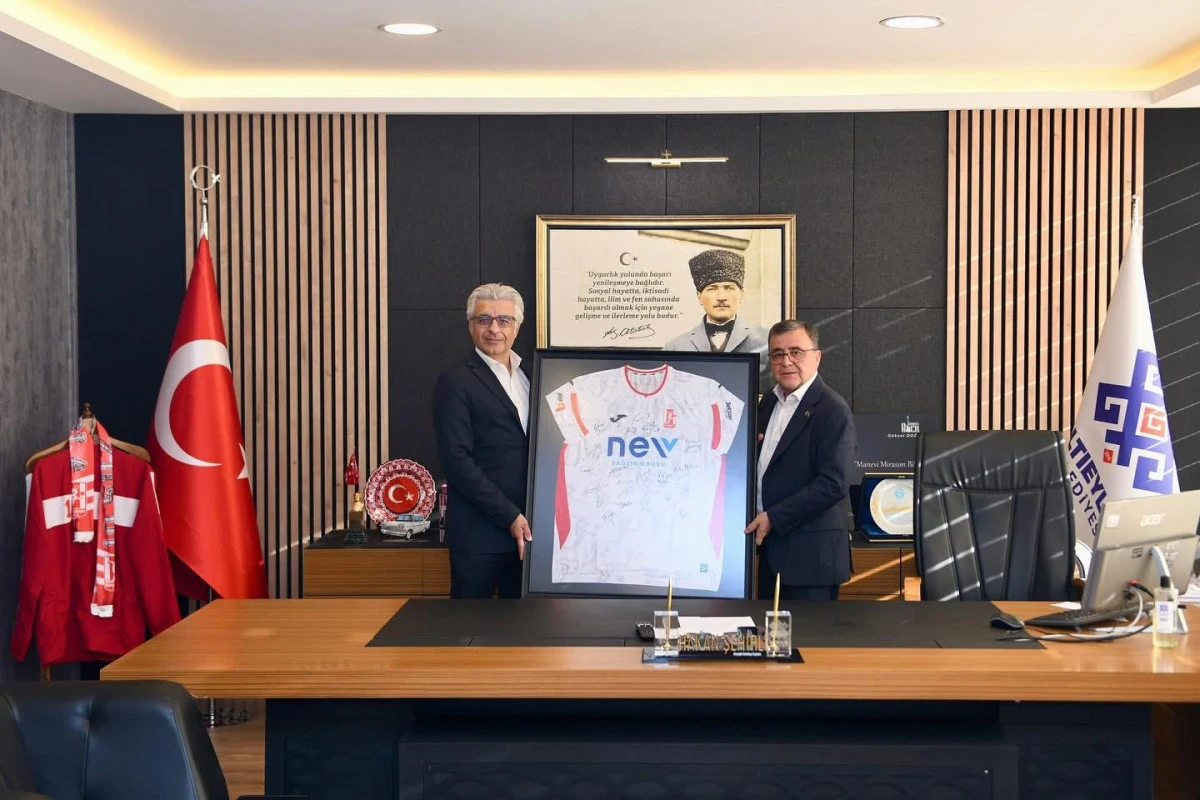 BAŞKAN HAKAN ŞEHİRLİ MAAŞINI KUL&Uuml;BE BAĞIŞLADI