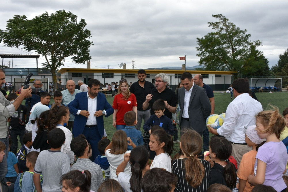 Başkan Yusuf Cengiz'den çocuklara jest