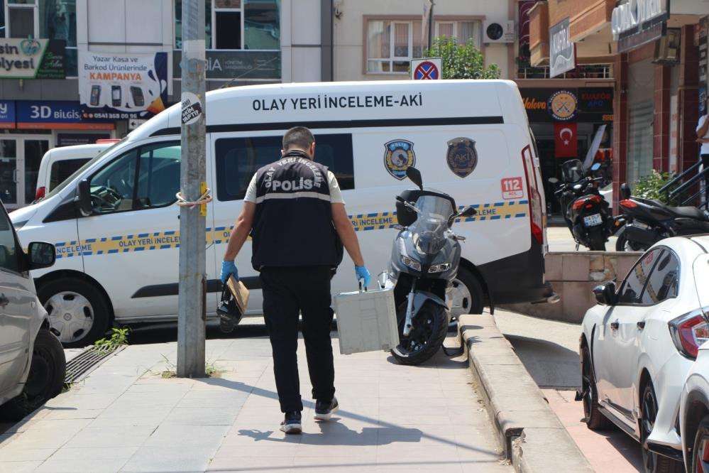 Boşanma aşamasındaki eşine bı&ccedil;akla saldırdı, bacağından vurularak etkisiz hale getirildi
