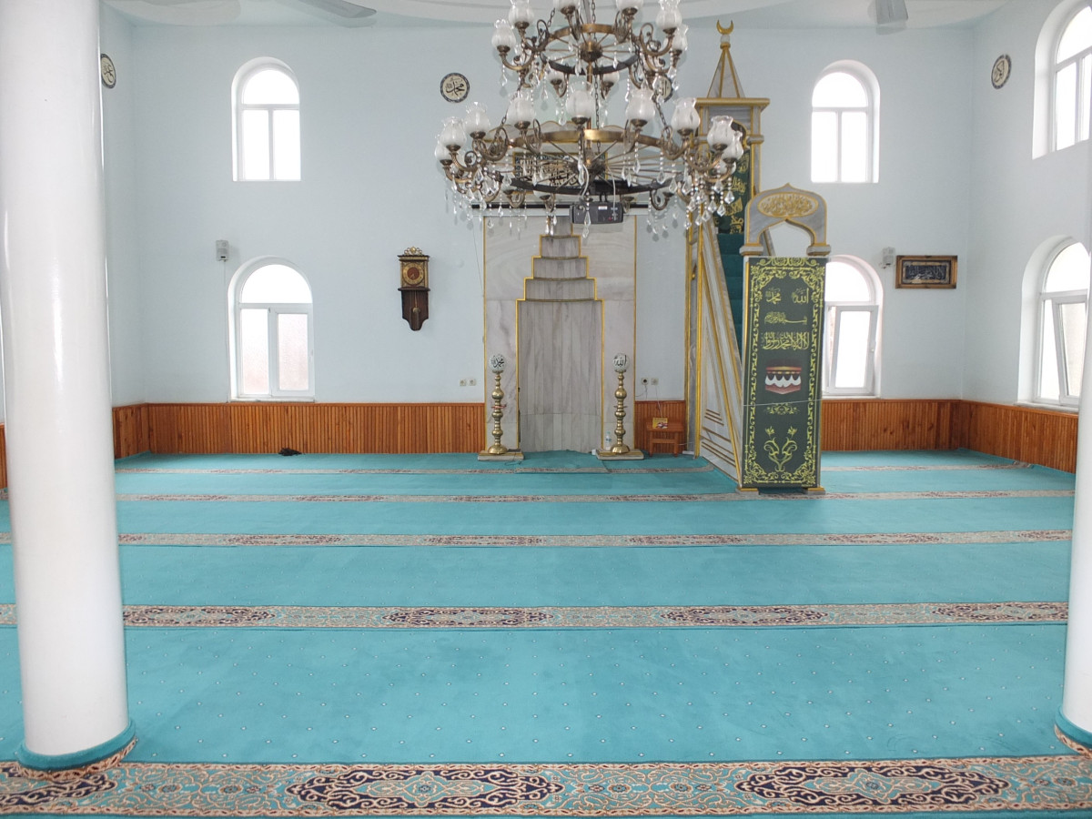 Burhaniye’de camilere Büyükşehir temizliği