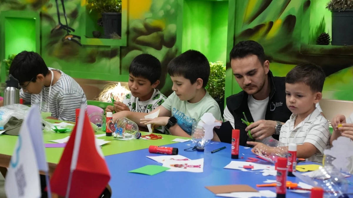 &Ccedil;evre Bilim Akademisi&rsquo;nde Atıklar Tasarıma, Merak Keşfe D&ouml;n&uuml;şt&uuml;