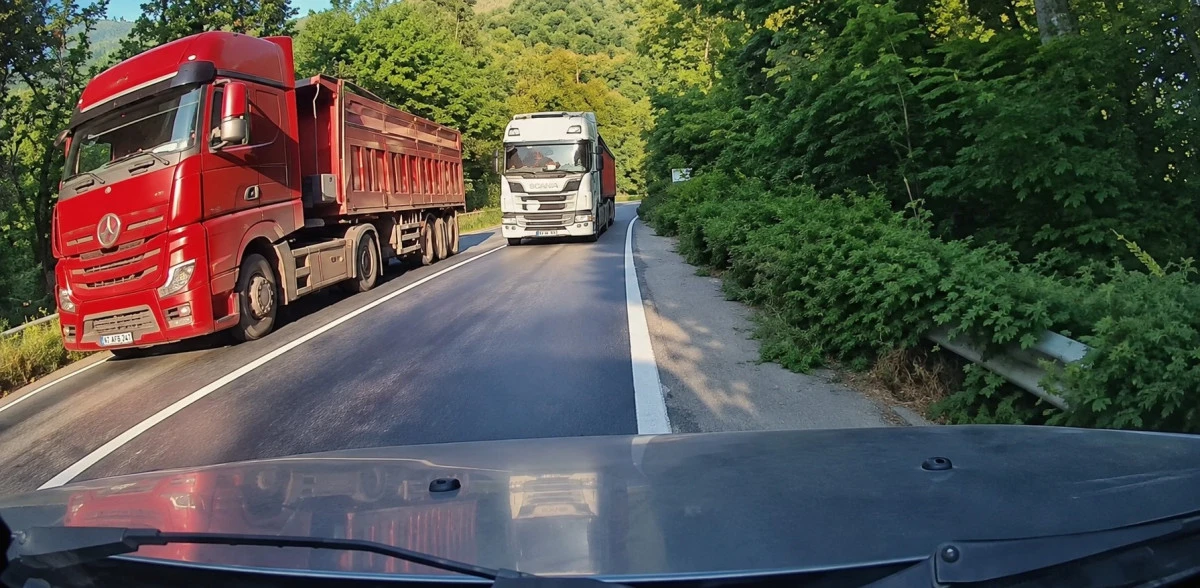 Cinayete teşebb&uuml;s gibi hatalı sollama kamerada 