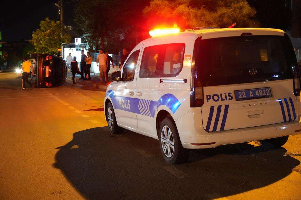Edirne'de otomobil takla attı: 1 yaralı