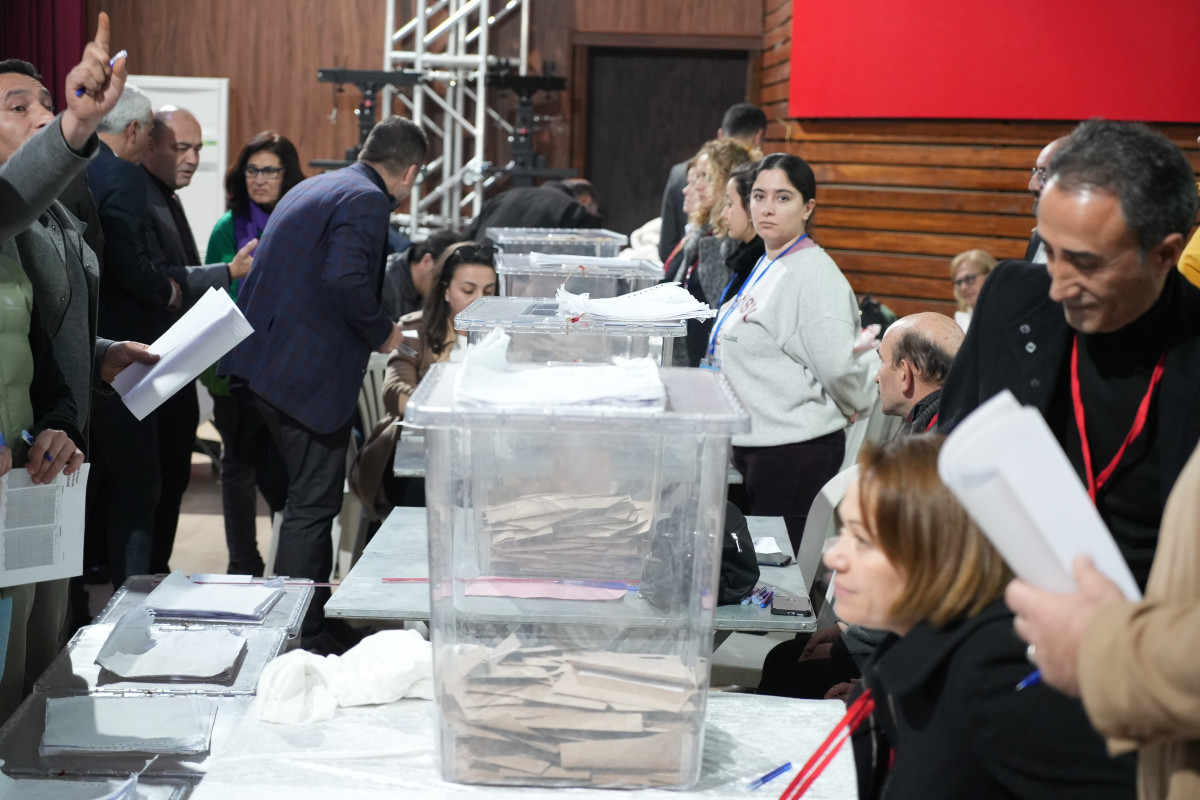 Edremit'te CHP Belediye Başkan adayını belirlemek için ön seçim yapıldı