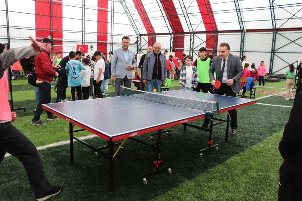 Edremit&rsquo;te depremzede &ouml;ğrencilere &ccedil;ocuk şenliği