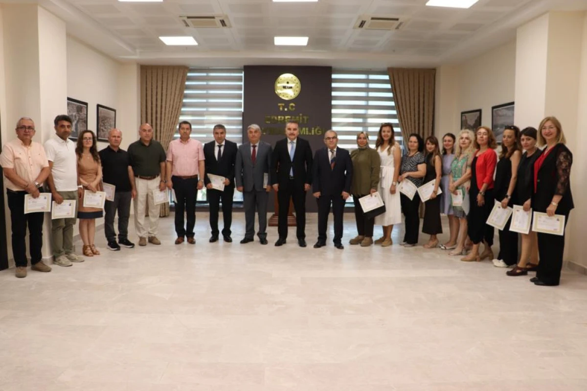 EESKEP kapsamında g&ouml;rev alan eğitimciler başarı belgesi ile &ouml;d&uuml;llendirildi