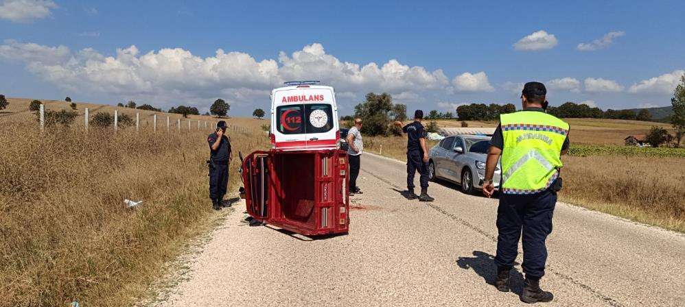 elektrikli bisikletin devrilmesi sonucu 2 kişi yaralandı