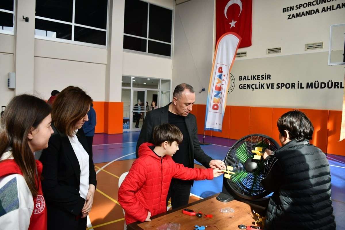Gen&ccedil; bilim adamları 'Deneyap Proje Şenliği'nde buluştu