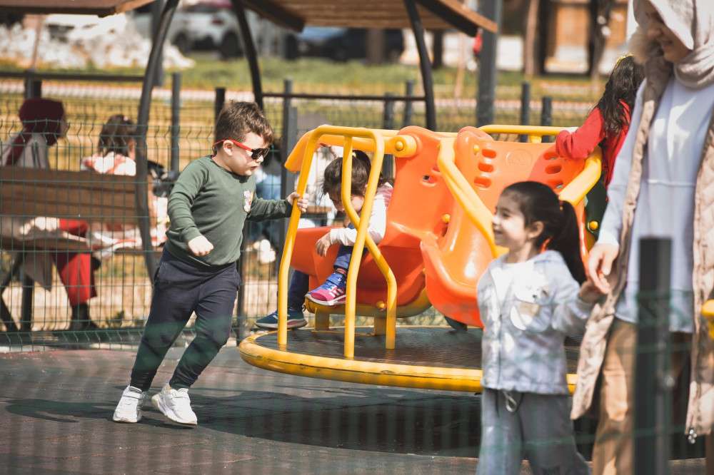 KARESİ MİLLET BAH&Ccedil;ESİ&rsquo;NE İLGİ ARTIYOR