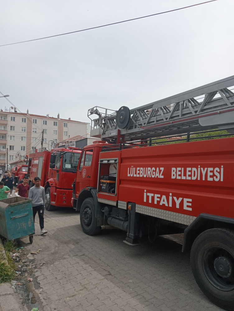 Kırklareli'de yangın: 2 ev kullanılmaz hale geldi