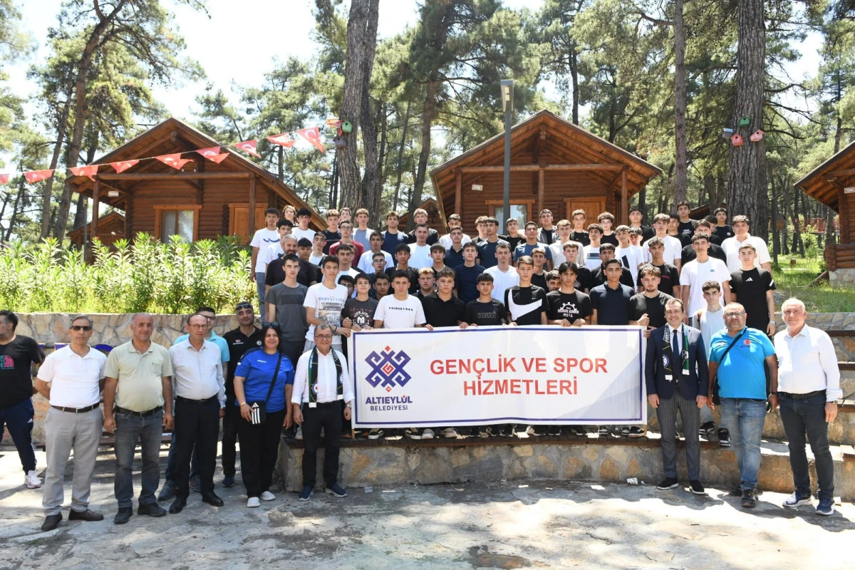 KONAKPINAR&rsquo;DA GEN&Ccedil;LİK BULUŞMASI