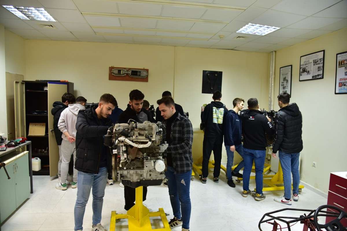Milli Savunma &Uuml;niversitesinden Balıkesir MYO'a eğitim materyali