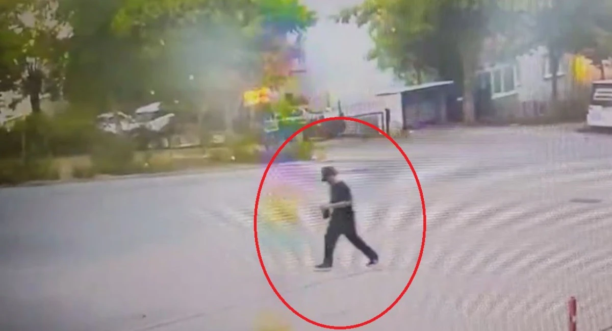 Şapkalı hırsız '&Ouml;r&uuml;mcek Adam' gibi tırmanıp evleri soydu