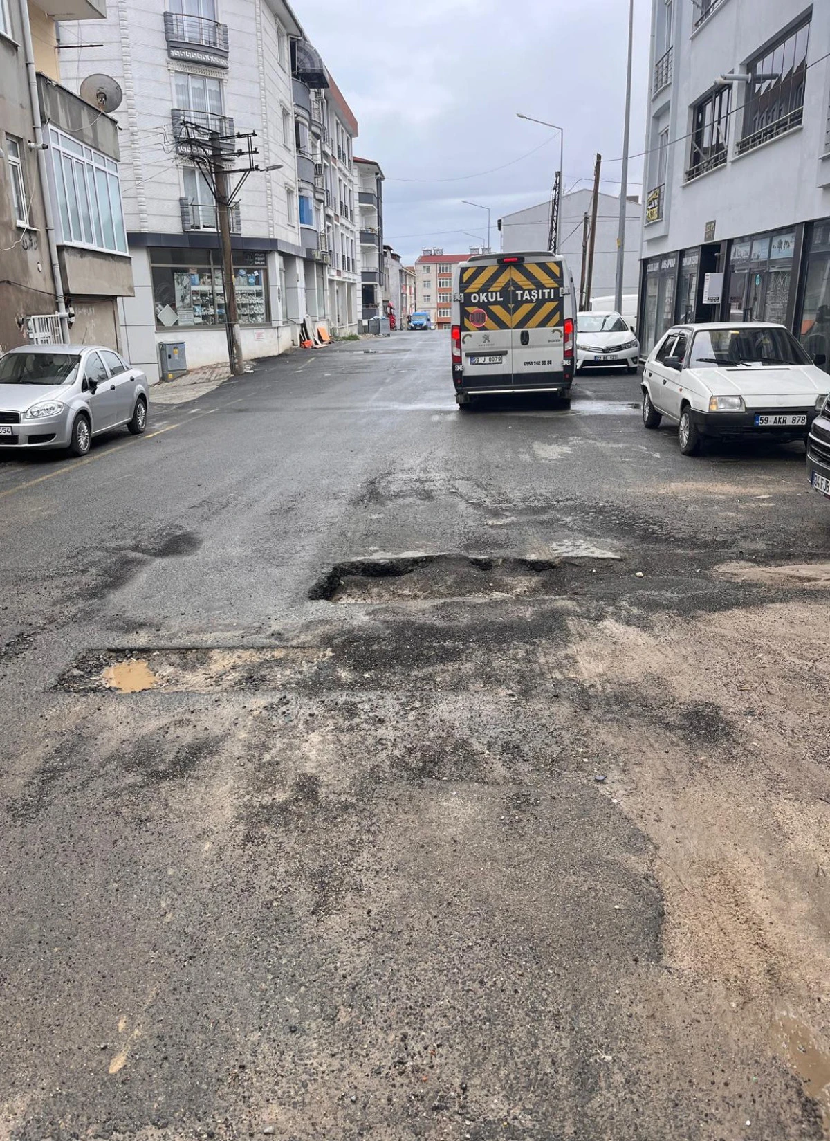 S&uuml;leymanpaşa'da s&uuml;r&uuml;c&uuml;lerden 'yol' tepkisi