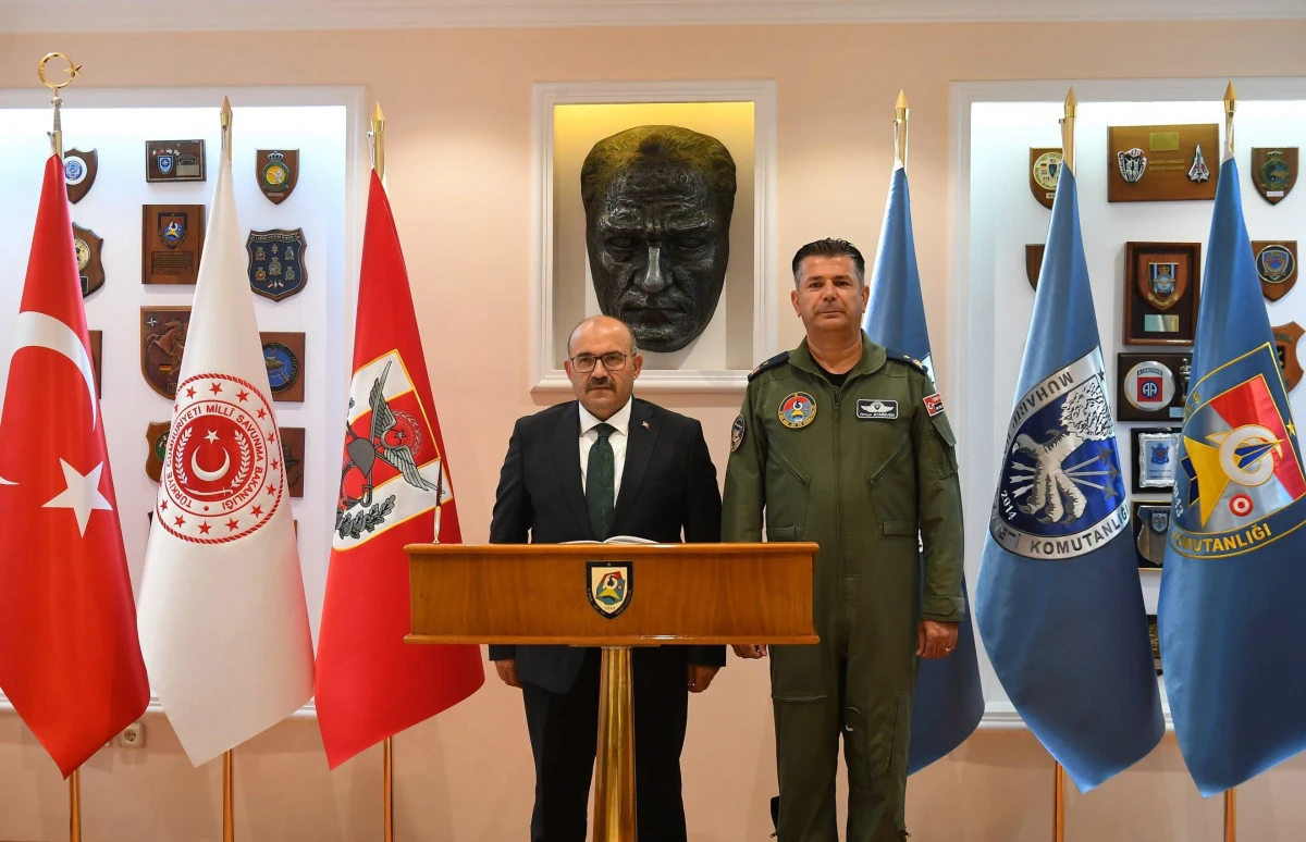 Vali Ustaoğlu, Bandırma&rsquo;da g&uuml;venlik ve hizmet g&uuml;ndemiyle temaslarda bulundu