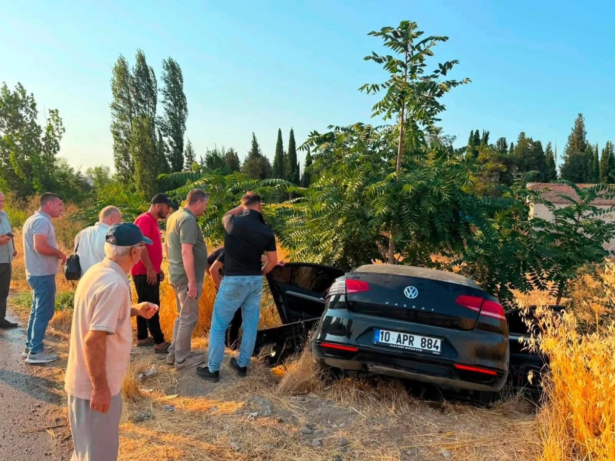 Yangına m&uuml;dahaleye giden orman aracı ile otomobil &ccedil;arpıştı: 1 &ouml;l&uuml;