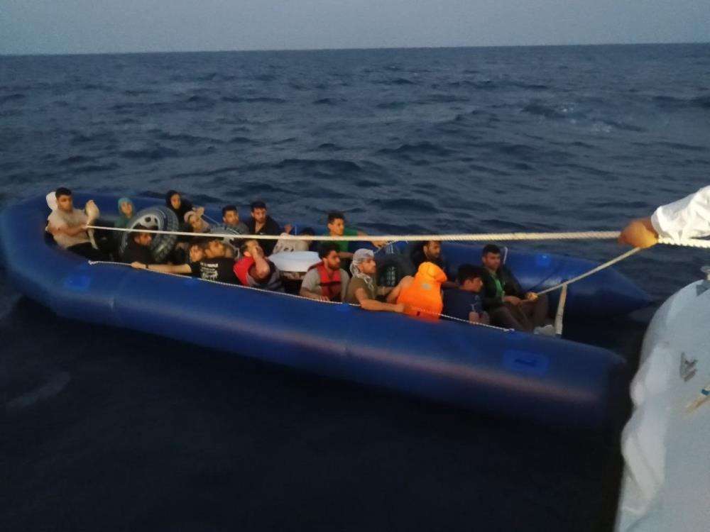 Yunan unsurları ka&ccedil;ak g&ouml;&ccedil;menleri &ouml;l&uuml;me terk etmeye devam ediyor